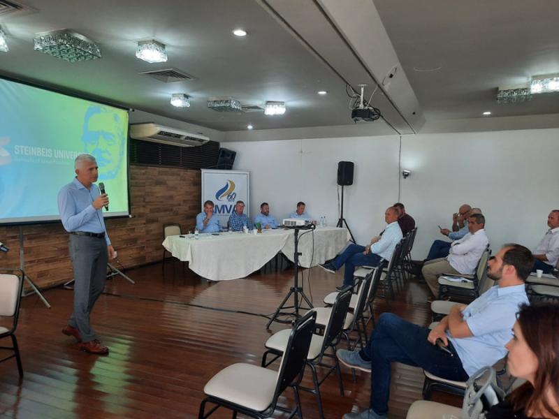 Parceria com universidade alemã é abordada em reunião da Amvat 