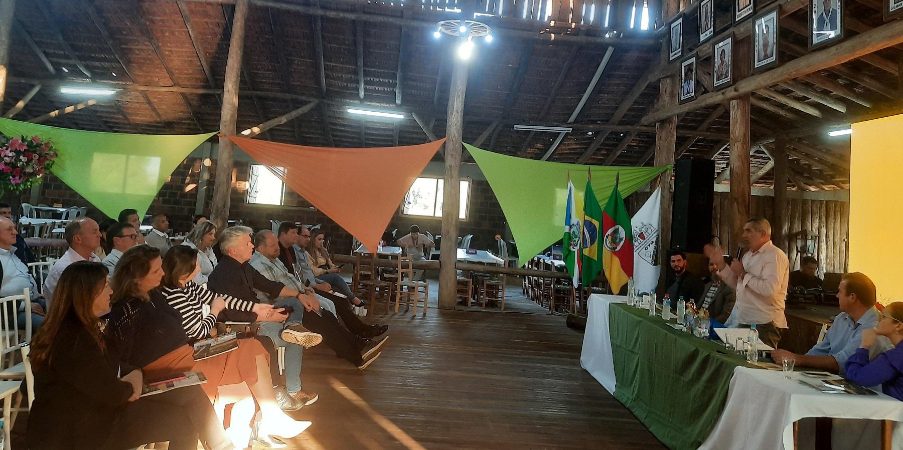 Assembleia reuniu prefeitos em Marques de Souza na última sexta-feira 
