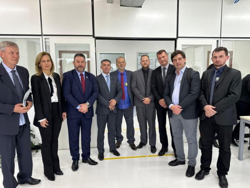 União libera mais de R$ 5 milhões para hospitais de Estrela e Lajeado após reunião com prefeitos do Vale