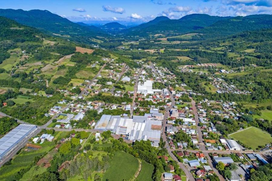 Imigrante celebra 37 anos com programação especial 