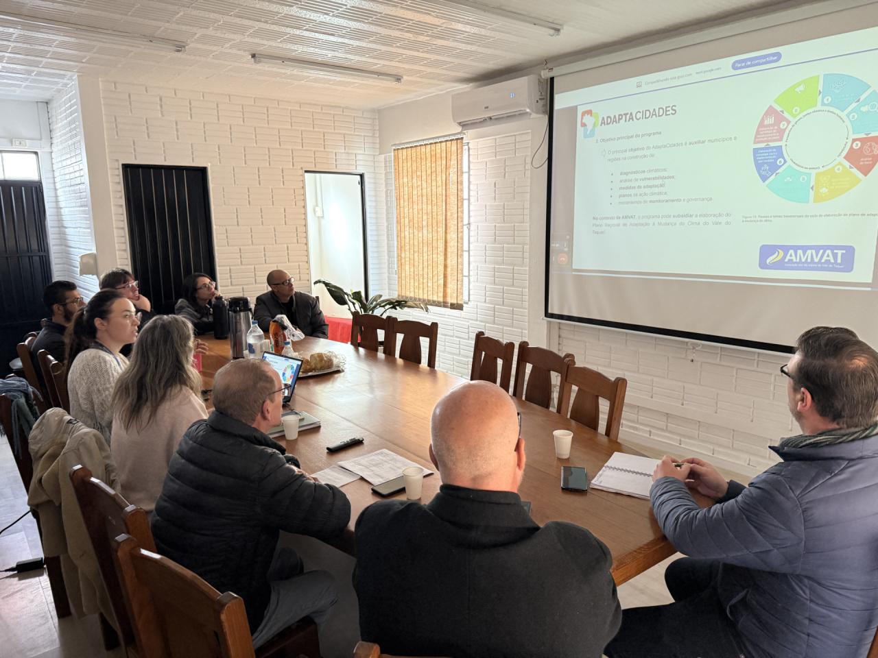 Grupo está preparando material para ser apresentado a todos os municípios da associação