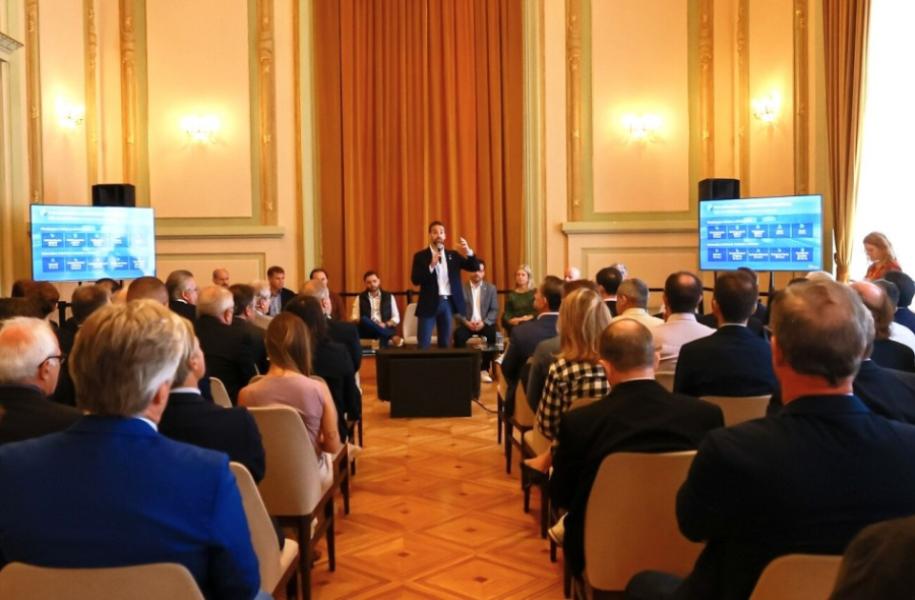 Governador garante redução de tarifa de pedágio e reforça benefícios de concessões rodoviárias para prefeitos e lideranças