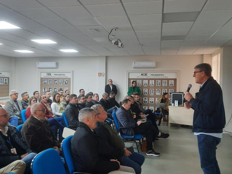 Secretário Sossella apresenta programas de qualificação e apoio aos microempreendedores atingidos pelas enchentes no Vale do Taquari