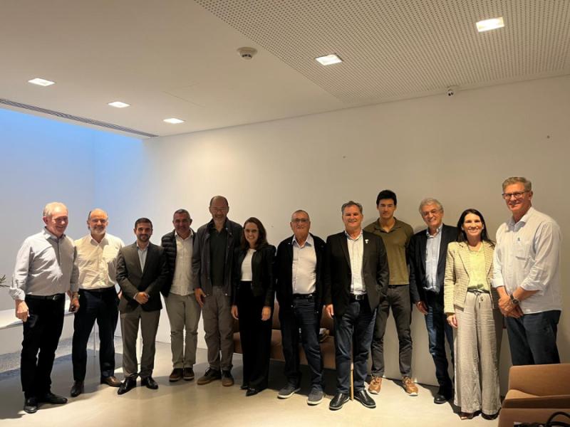 Obras de reconstrução pautam encontro com Instituto Ling